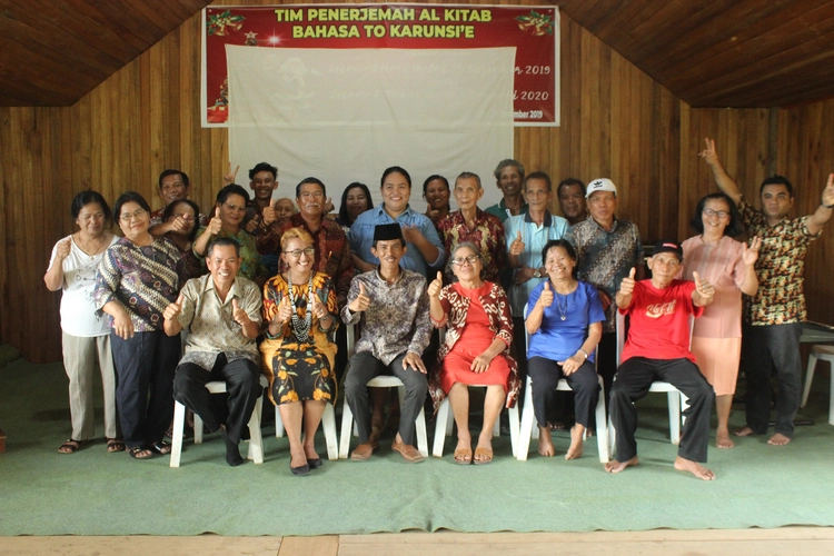 Bekerja sama dengan orang-orang Karunsi'e